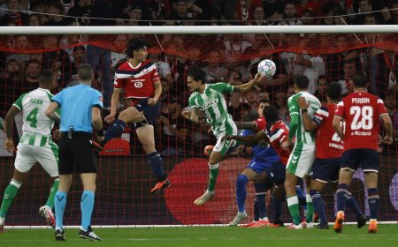 Bartra impulsa a un Betis que se estrena con victoria en Lille