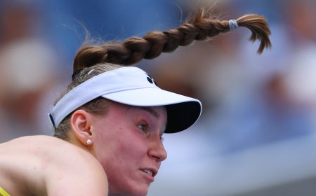 Elena Rybakina, la torre que destronó a Sabalenka y llegó (de puntillas) a la cima