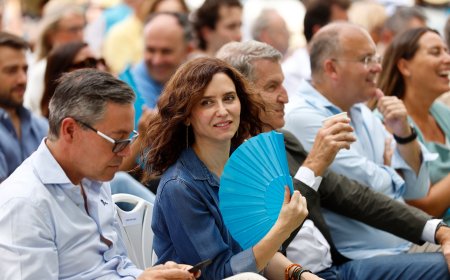 Vamos a hablar de lo del ático de Ayuso por WhatsApp