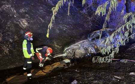 Cuatro jóvenes heridos al caer el coche en el que circulaban por un terraplén y arder en Pinto