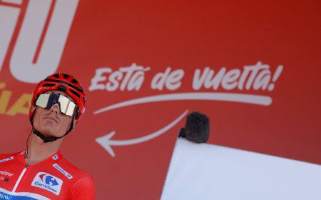 Enric Mas, ganador de la Vuelta: “Se me han escapado las lágrimas y algunas más caerán”