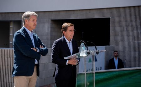 Almeida defiende su política de vivienda pública: “Entregamos 17 cada 10 días”