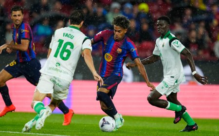 Barcelona - Racing de Santander en directo, el partido de la Liga en vivo |El Barça domina cómodamente el encuentro