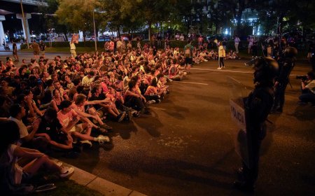 El desahucio de Maricarmen provoca una conmoción social y política