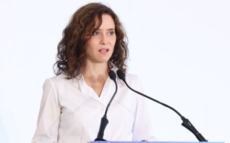 Ayuso tilda de violentas las protestas frente al ático por el desahucio de Maricarmen: “Intentan deshumanizar y acosar”