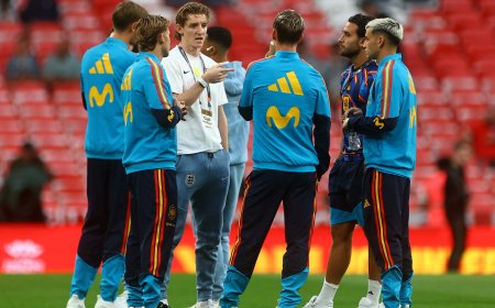 Inglaterra - España en directo | De la Fuente hace tres cambios en su once