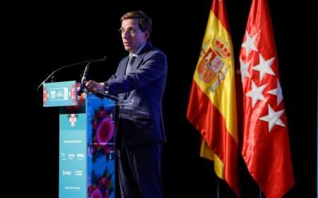 Almeida se apunta el tanto del acuerdo entre Urbagestión y los representantes de Maricarmen