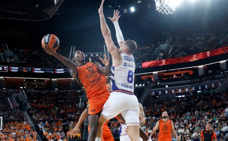 El Valencia hace picadillo al Baskonia