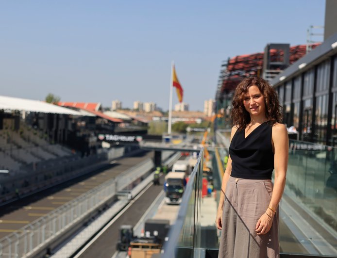 Una semana cuesta arriba para Ayuso por la crisis del ático a la espera de un golpe de mano