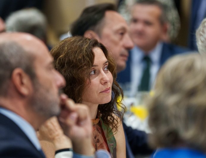 El PP impide en la Asamblea una decena de preguntas de la oposición a Ayuso sobre el ático