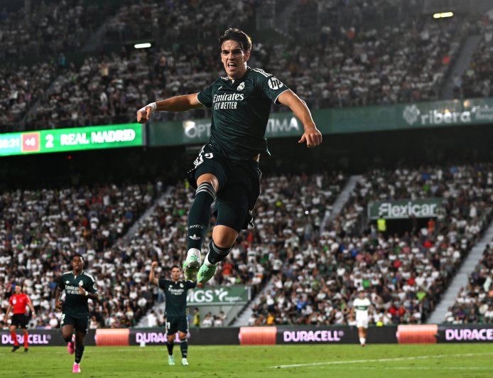 Espí vuelve a rescatar a un Real Madrid que se desconectó ante el Elche