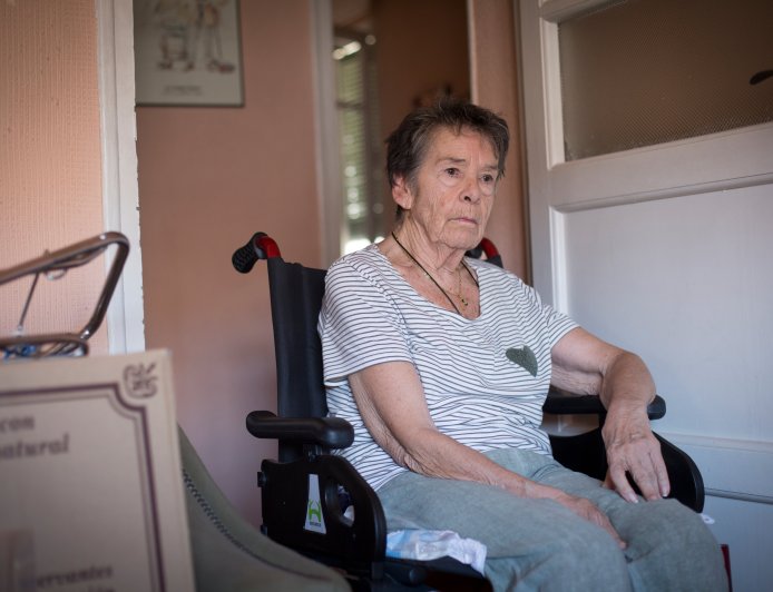 Maricarmen, de 87 años y en silla de ruedas tras meses de lucha, se enfrenta al cuarto intento de desahucio: “No tengo fuerza”