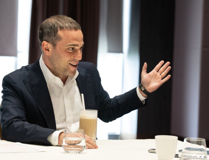 Rosenstein, candidato a la presidencia de la FIDE: “Quiero que todo el mundo sepa que el ajedrez es una gozada”