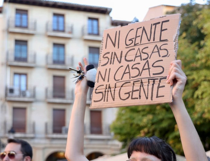 Urbagestión, el casero de Maricarmen, afirma no haber recibido una oferta de compra de Vivienda y el ministerio lo desmiente