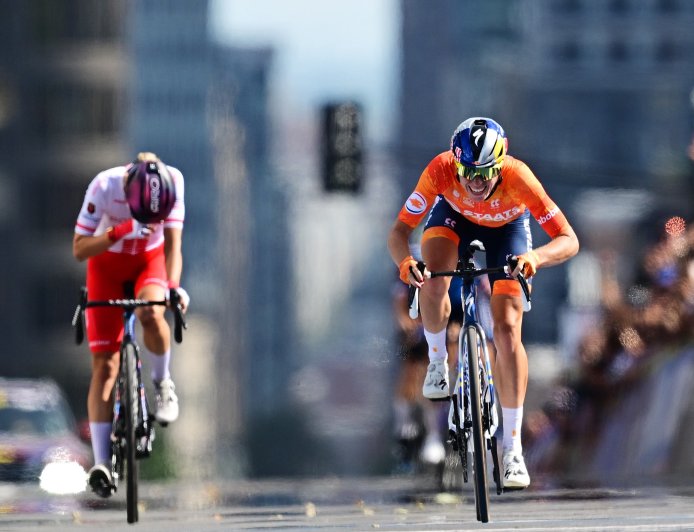 Demi Vollering alcanza en Montreal el arcoíris que corona una gran carrera