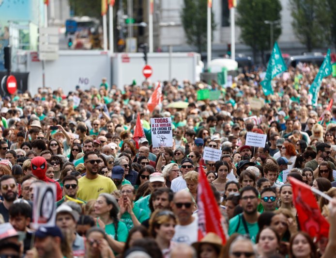 La defensa de la educación pública saca a la calle a 20.000 asistentes antes de la huelga de octubre