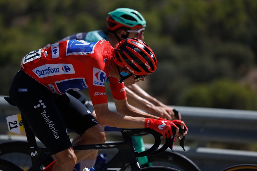 Triunfo de Omrzel en el muro de Calar Alto y golpe del líder Enric Mas en la Vuelta