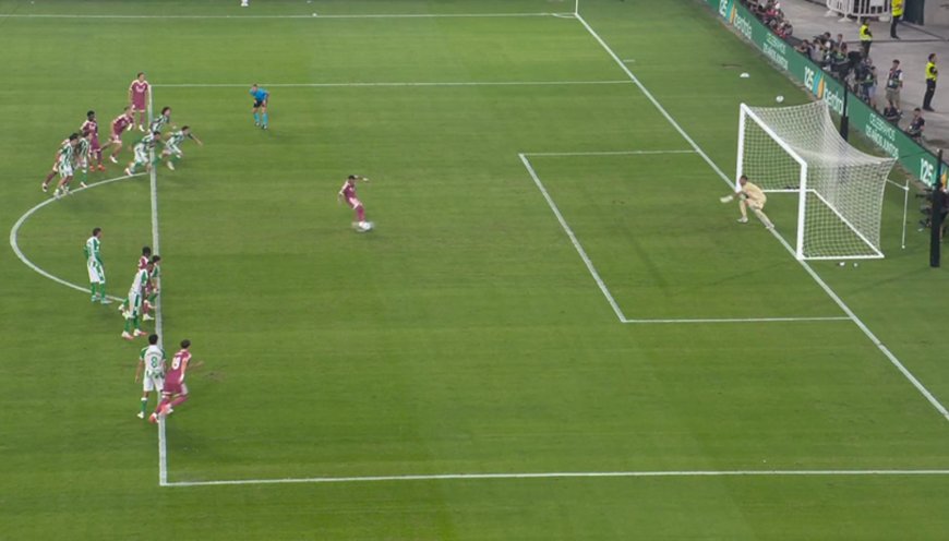 Por qué no se repitió el penalti que falló Mbappé: el detalle de la norma y la pillería de Bartra