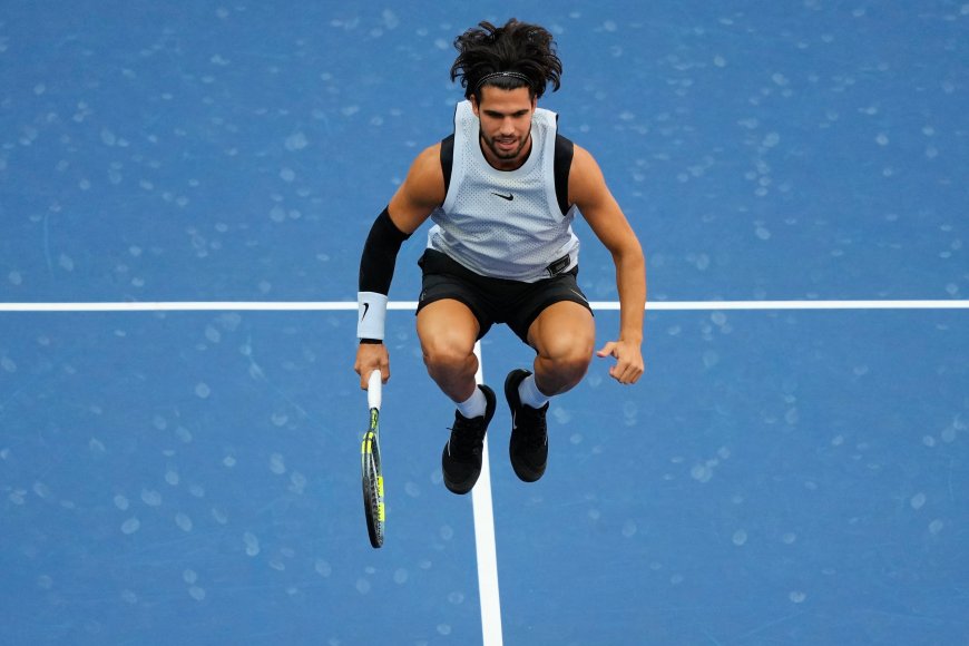 Alcaraz se desmelena, atrás quedó el rodaje: diversión y rumbo a cuartos del US Open