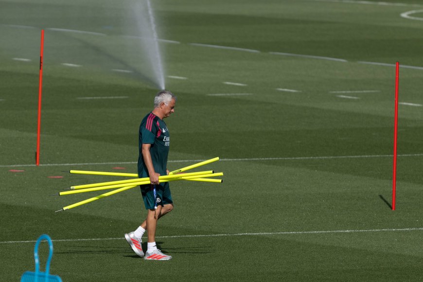 Mourinho vuelve al centro de la escena con su vieja asignatura pendiente