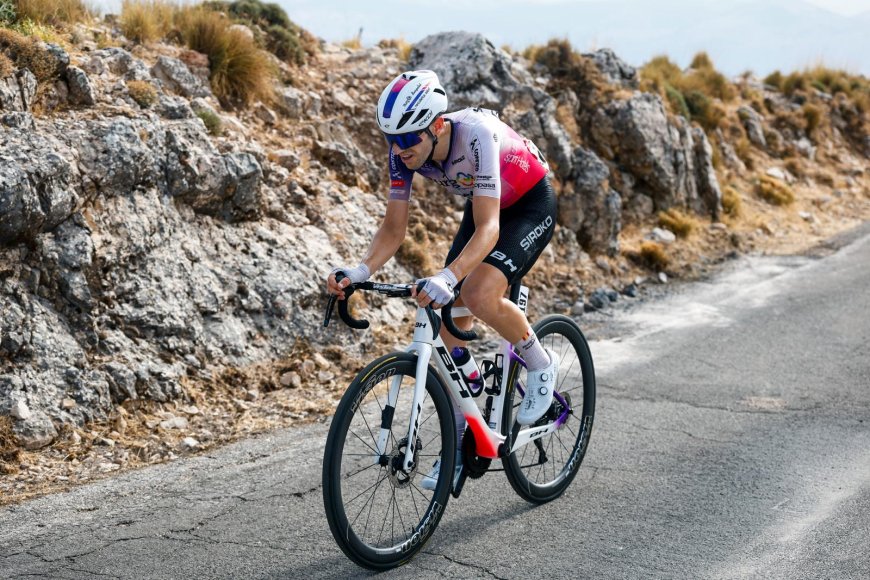 Sinuhé Fernández, el ciclista a la fuga