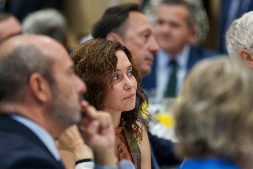 El PP impide en la Asamblea una decena de preguntas de la oposición a Ayuso sobre el ático