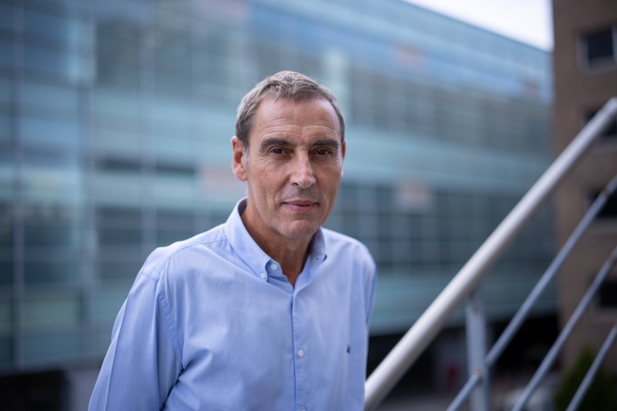 Los ataques personales de Madrid al doctor Martos extienden el “miedo” y silencian a otros denunciantes