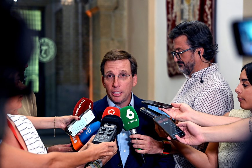 Aumenta la bronca entre Madrid y el Gobierno de Sánchez por la acampada de Sol: “La Policía Municipal pidió ayuda a la Nacional para evitarla”