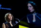 El choque entre el PP de Ayuso y Vox por los vetos a la oposición y los migrantes llega al Constitucional en plena batalla electoral