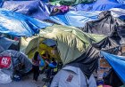 La vida en la acampada de Sol, una ciudad espontánea en el corazón de Madrid donde Ayuso dice que hay “terrorismo”