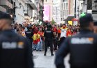 Jornada de tensión en la acampada de Sol por el asalto de grupos ultras: “Rojo muerto, abono para mi huerto”