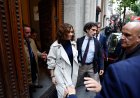 Ayuso trasladará su despacho “por seguridad” debido a la acampada en Sol, pero todavía no sabe dónde
