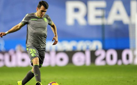 El futbolista del Almería Álex Sola, a la espera de juicio tras chocarse con su coche y dar positivo en alcohol