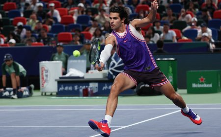 Alcaraz vence a Cerúndolo en su estreno en el Masters de Shanghái