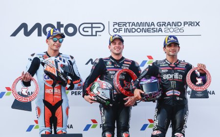 Bezzecchi gana el GP de Indonesia, donde Martín y Márquez firman tablas en la batalla por el título