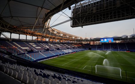 Ultras del Levante y Sevilla se pelean en las inmediaciones del Ciutat de València