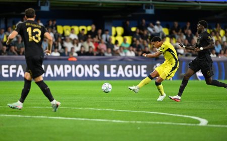El Villarreal recupera el orgullo a costa de un Nápoles desquiciado