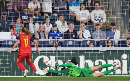 España domina a EE UU pero cede un empate tras el carrusel de cambios que desnaturalizó el partido (2-2)