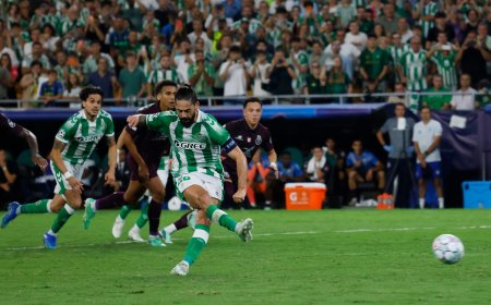 Un enorme Betis vuela muy alto y remonta ante el Oporto