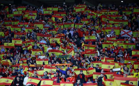 La FIFA sanciona a la RFEF por los cánticos discriminatorios y de burla en el España - Egipto