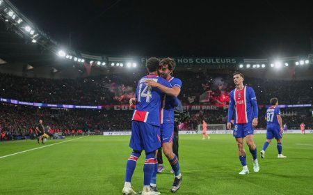 PSG - Barcelona en directo | El PSG gana al descanso gracias a un gol de Doué