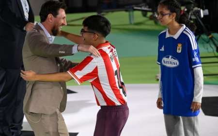 Messi, a los niños asturianos: “La regla 10 del fútbol: Disfrutad”