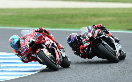 Márquez firma su enésima maravilla y Martín se rompe tras una fuerte caída en el GP de Australia