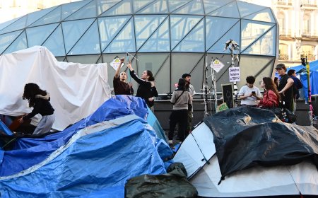 La acampada de Sol debate la mejor manera de poner fin a la protesta en las próximas semanas