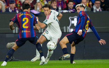 De Roma al Camp Nou, los 11 días que abrieron la mano de Mourinho en el Real Madrid