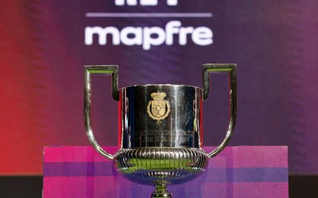 La RFEF aplaza la jornada de la Copa del Rey tras el accidente de dos trenes en Urda con decenas de muertos