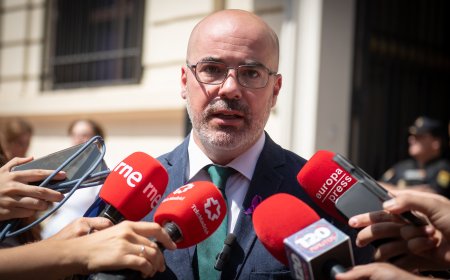 Ayuso denuncia penalmente al exdelegado del Gobierno por la “omisión del deber” de perseguir delitos en la acampada de Sol