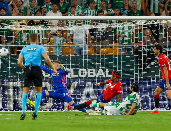 El Betis de Isco y de Morante golea a Osasuna y es tercero