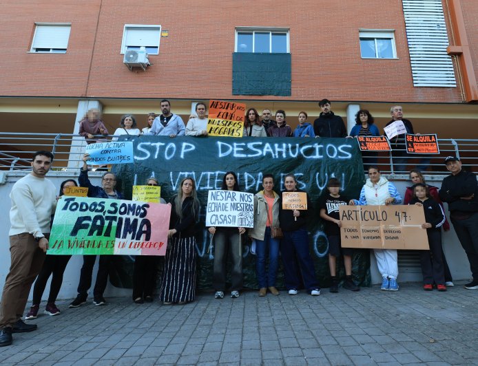 Fátima y sus 40 vecinos: cuando un fondo buitre los echa de su vivienda de protección oficial