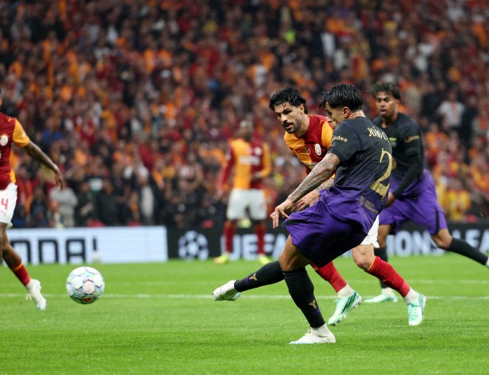 Galatasaray - Barcelona en directo | Cancelo iguala la contienda antes del descanso